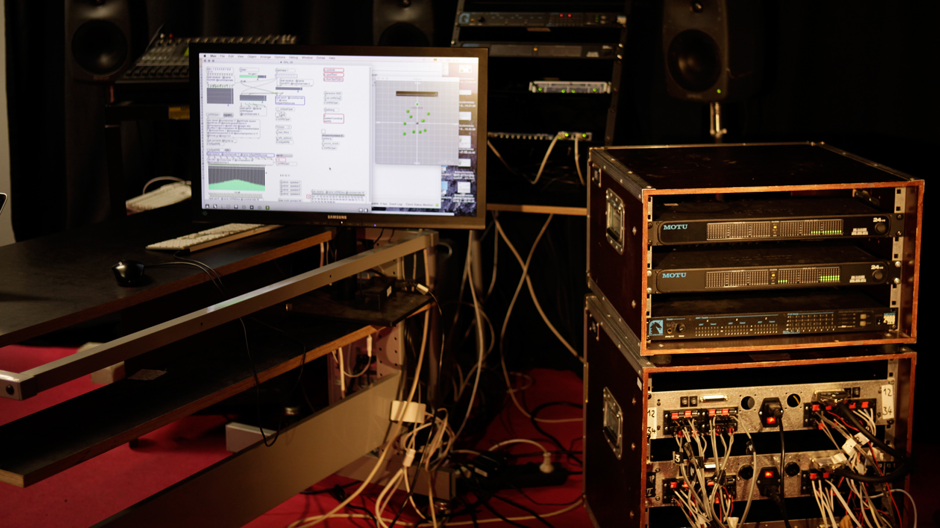 [ALT_TEXT_PLACEHOLDER]