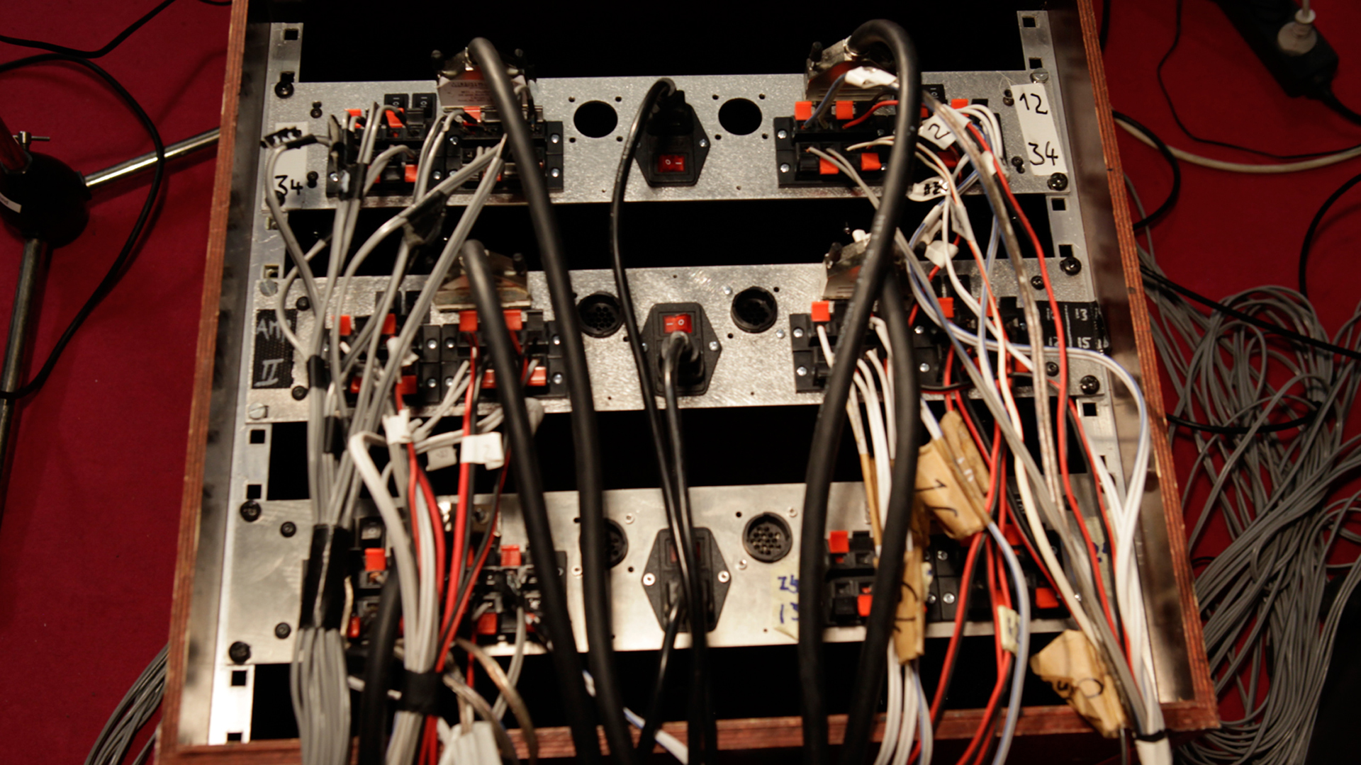 [ALT_TEXT_PLACEHOLDER]