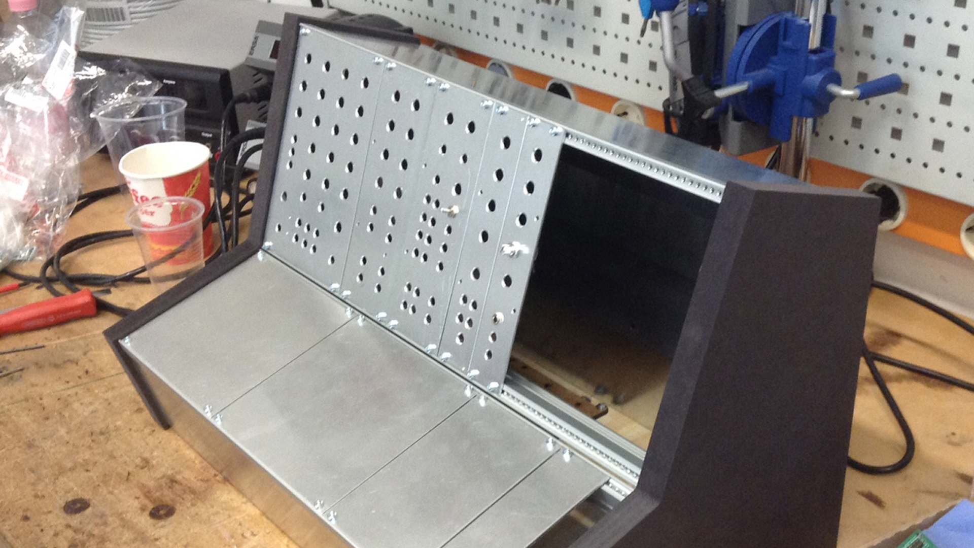 [ALT_TEXT_PLACEHOLDER]